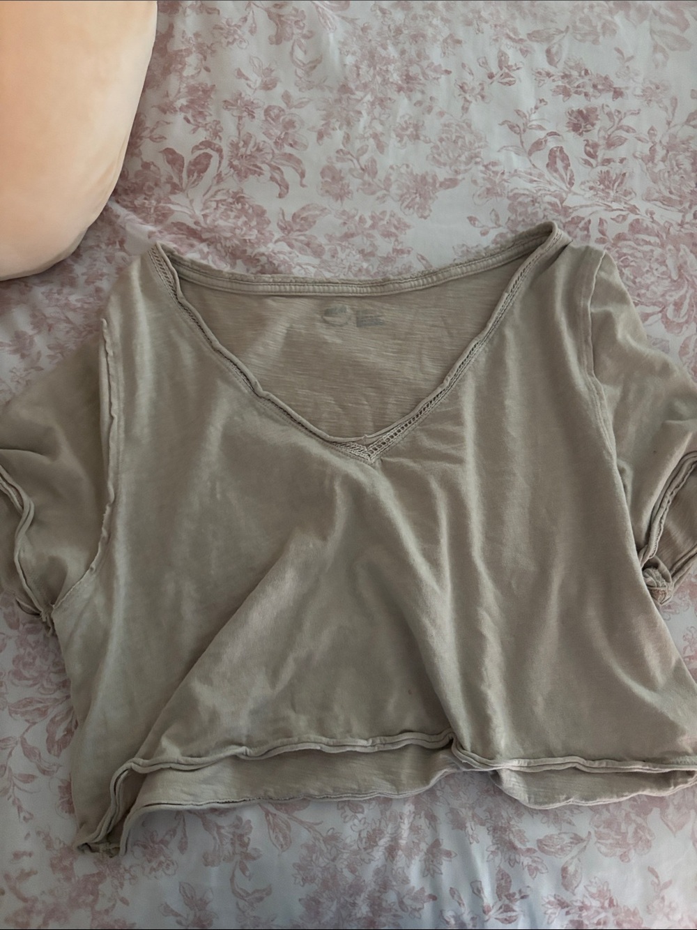 AERIE cropped relaxed V-Neck Women's Top in Taupe